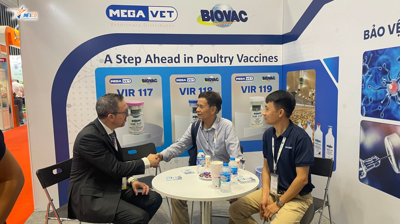 Chuyên gia cấp cao từ Megavet và Biovac đang trực tiếp tư vấn giải pháp thú y cho đối tác
